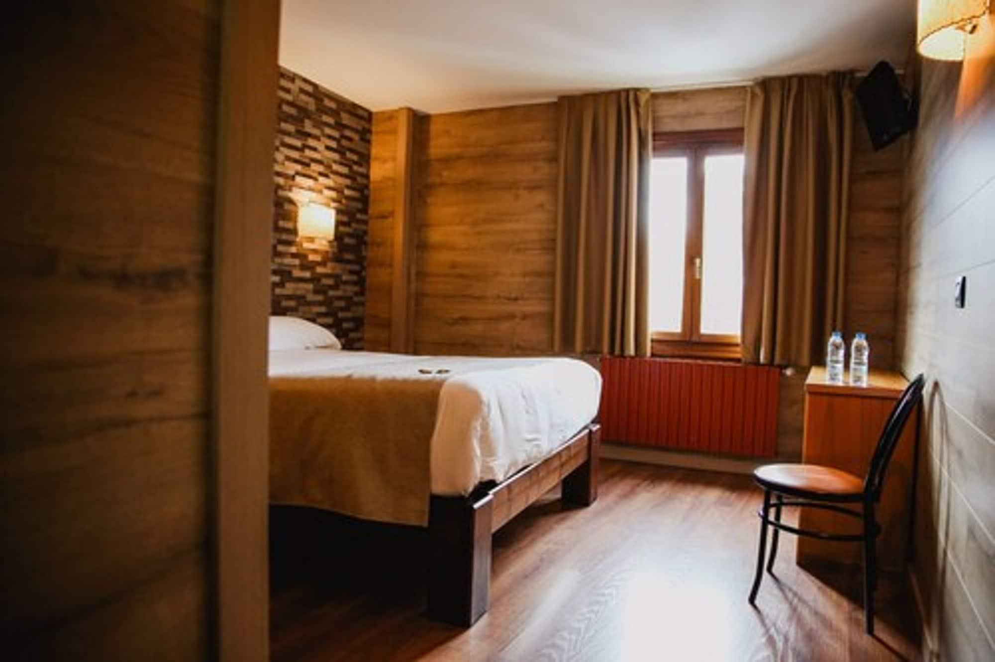 Hotel Cal Ruiz à Pas de la Case Extérieur photo